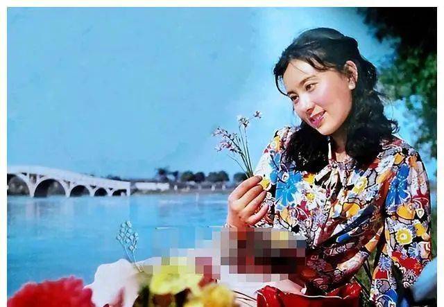 刘晓庆前夫陈国军3婚2离52岁再做爸爸大儿子陈赫是他的骄傲