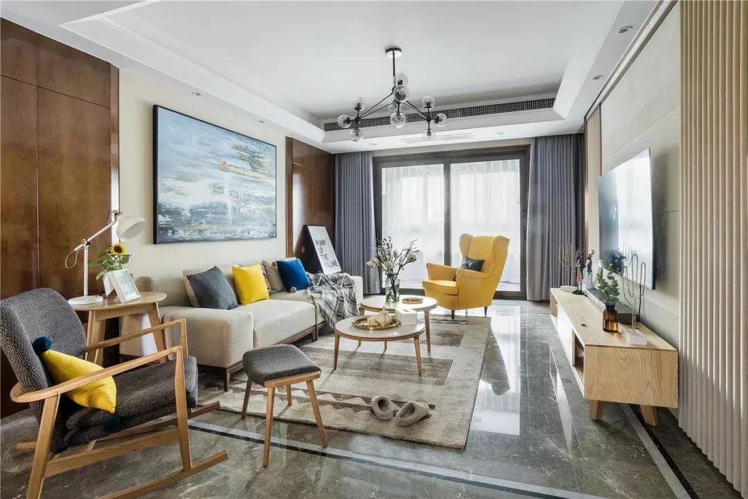 选对沙发背景墙装饰画客厅空间瞬间焕新颜美观又大气