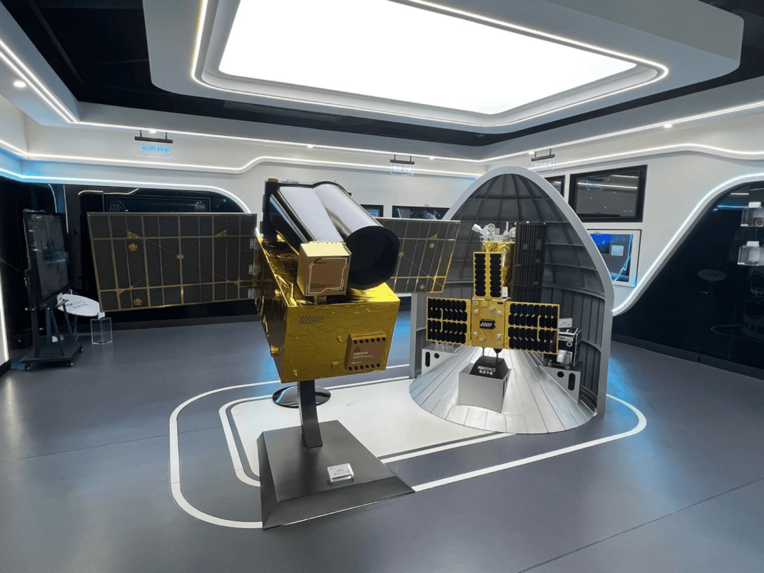 3运控大厅在运控大厅,关于地面站,卫星轨道,卫星测控观看等内容,都有