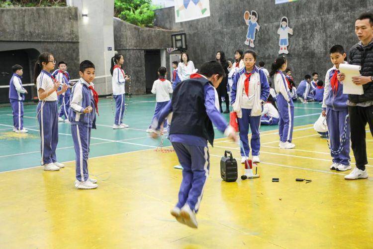 红岭实验小学举行首届跳绳比赛
