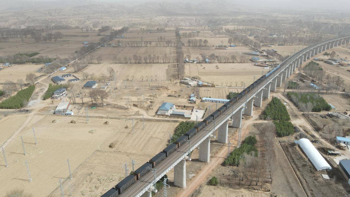 浩吉铁路2024年一季度货运量突破2000万吨