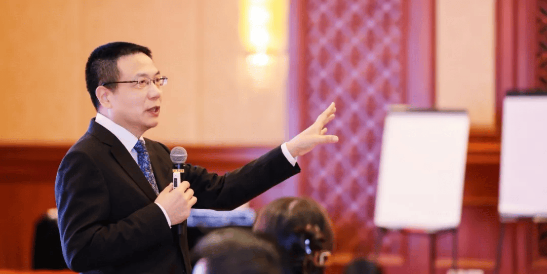 上证夜读徐飞大力加强新质通识教育