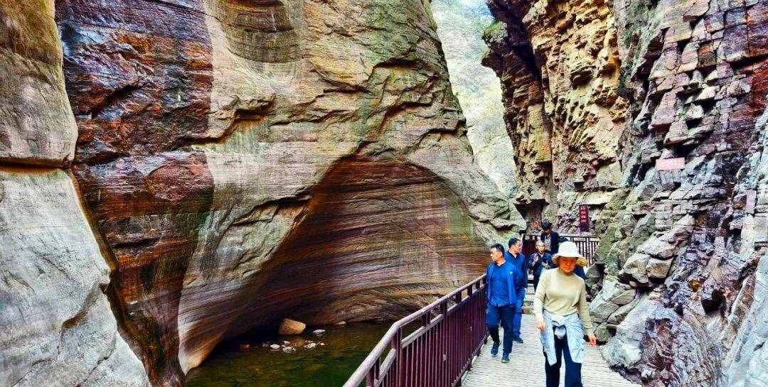 龙潭大峡谷春梦轻踏寻幽径自然诗韵画中逢