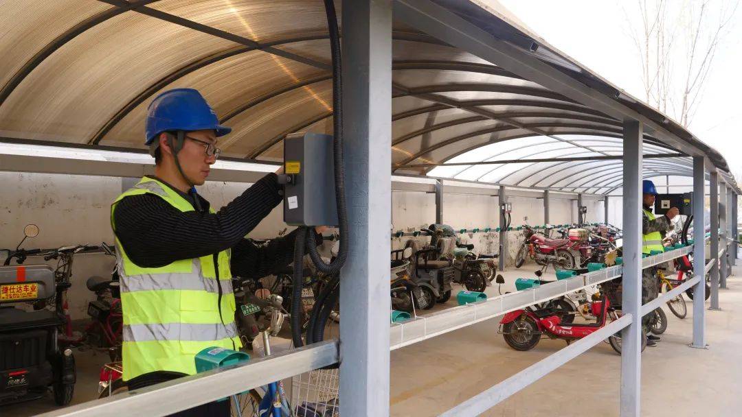 【解放思想 奋发进取】集中安装充电桩 提升群众幸福感_电动车_宁晋县