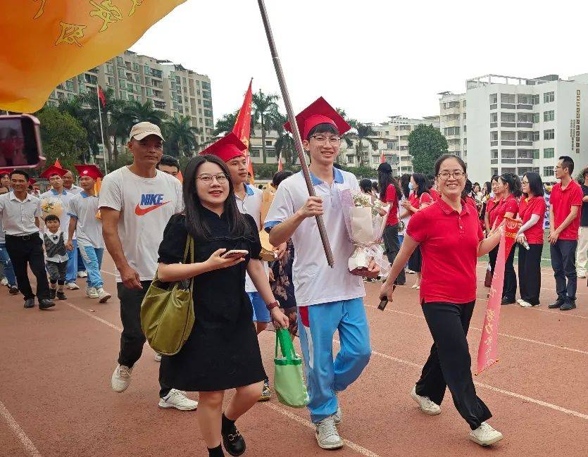 【成人仪式】台山市2024年成人仪式宣誓活动在台山市华侨中学隆重举行