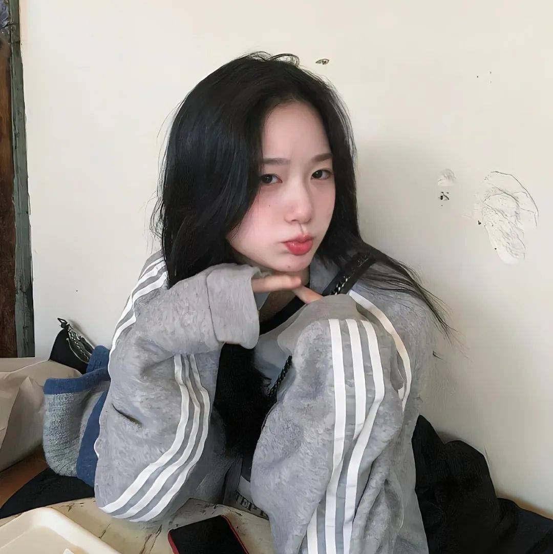 头像丨抬头看天上就是光