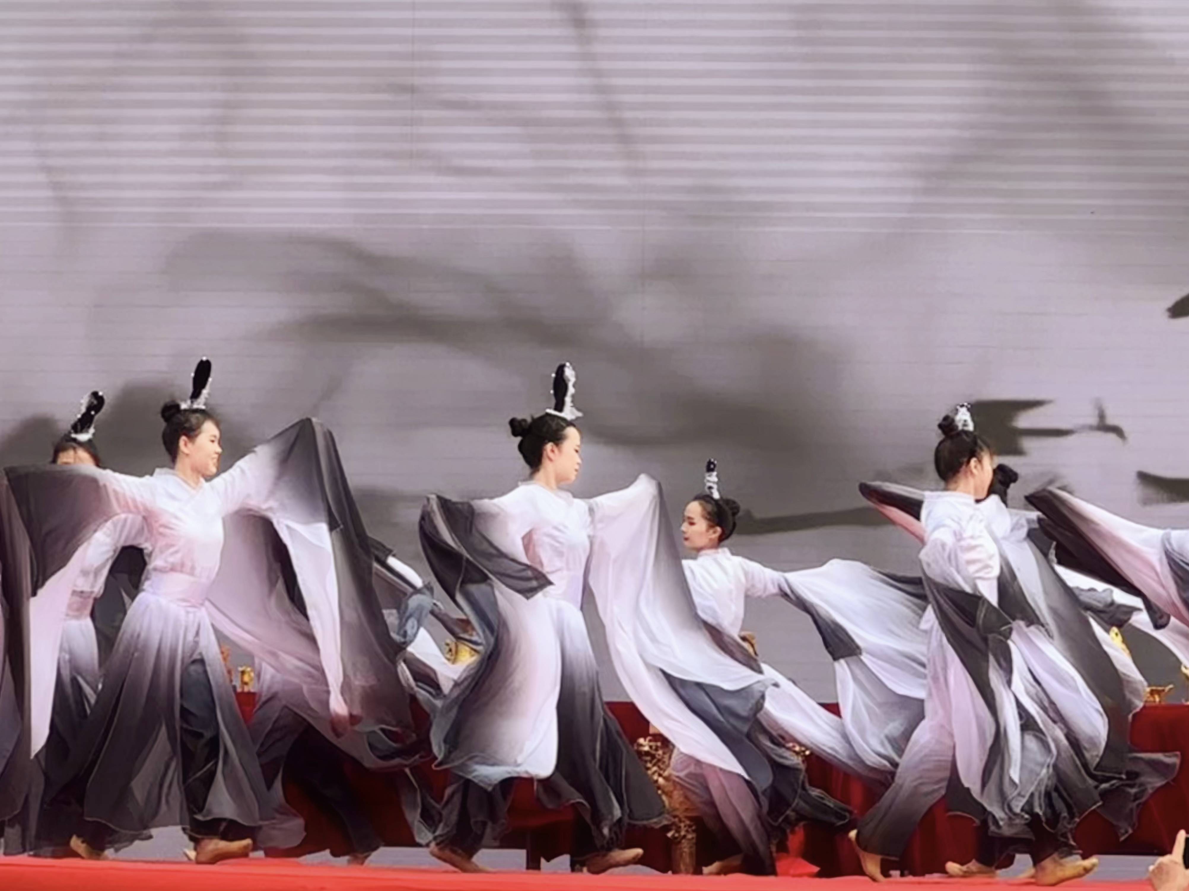 传承百年酿酒工艺贵州金沙源村窖酒封坛仪式举行