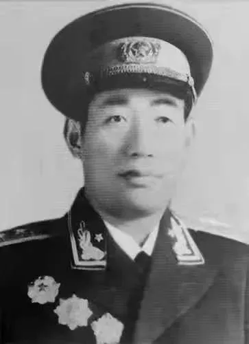 杜 平熊雄(1892-1927),宜春市宜丰县人,中国工农红军和中国人民解放军