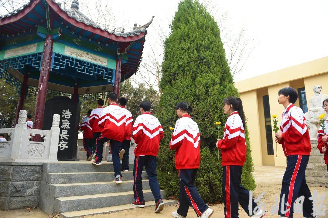 上级媒体瞰宁晋清明缅怀英烈厚植爱国情怀