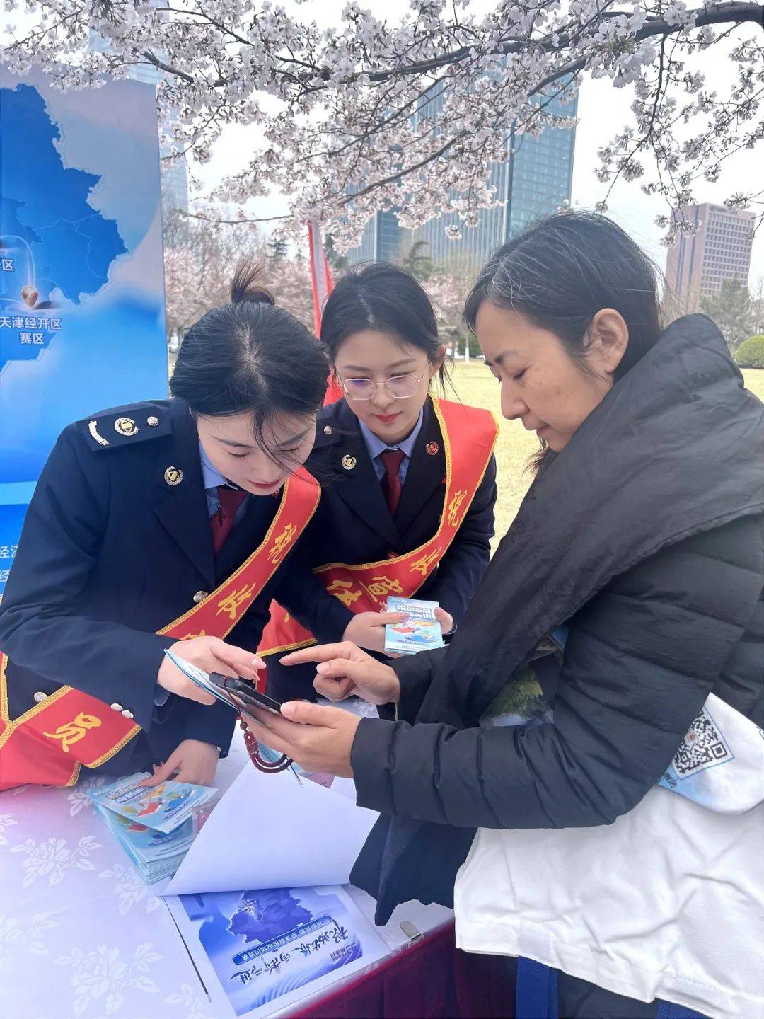 经开区税务局:税聚京津冀 普法新征程