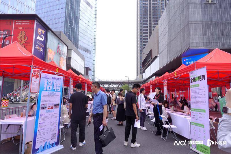 民治街道举办电子行业专场公益招聘会