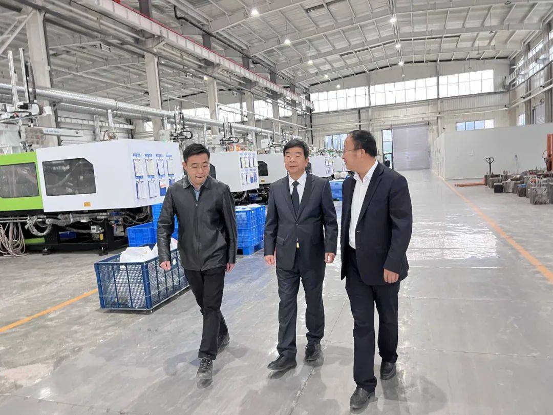 活动组先后参观了北杨善剪纸技艺传习中心,吕家楼手绘年画博物馆,临朐
