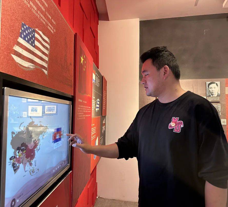 通过在聂耳纪念馆和聂耳故居沉浸式,情景式,体验式地参观学习,进一步