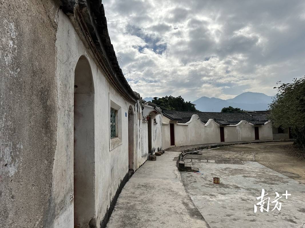 形似宫殿又如军事堡垒探秘松口明代围屋里的传奇故事围