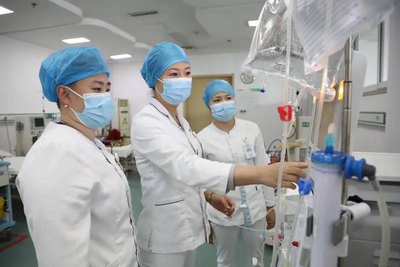 城阳区人民医院血液透析室护士长刘清匠心独运生命重托始于专业终于