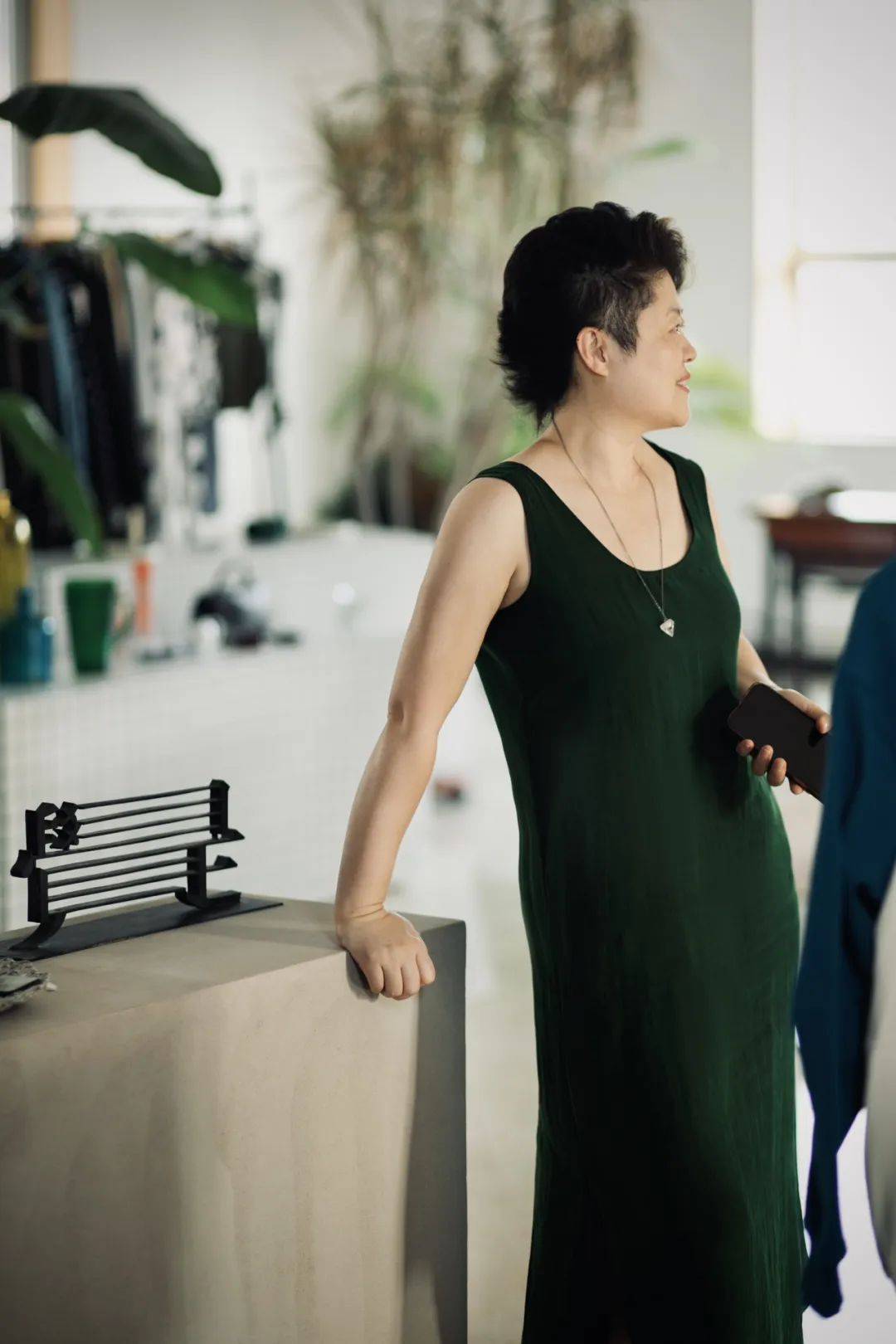 工作十年,2004 年毕业于肯特艺术与设计学院(kiad)服装设计硕士学位