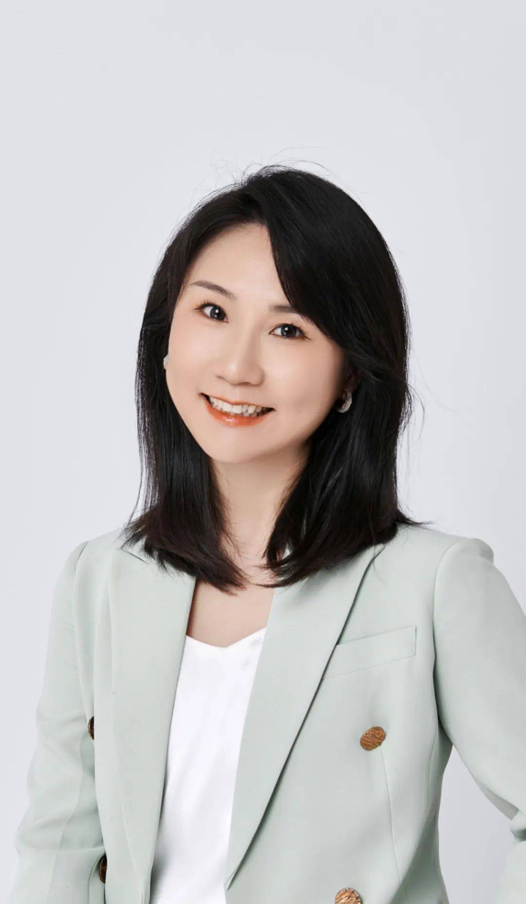 硕士生导师,中国音乐家协会电子键盘学会成员,吟飞国际电子管风琴大赛