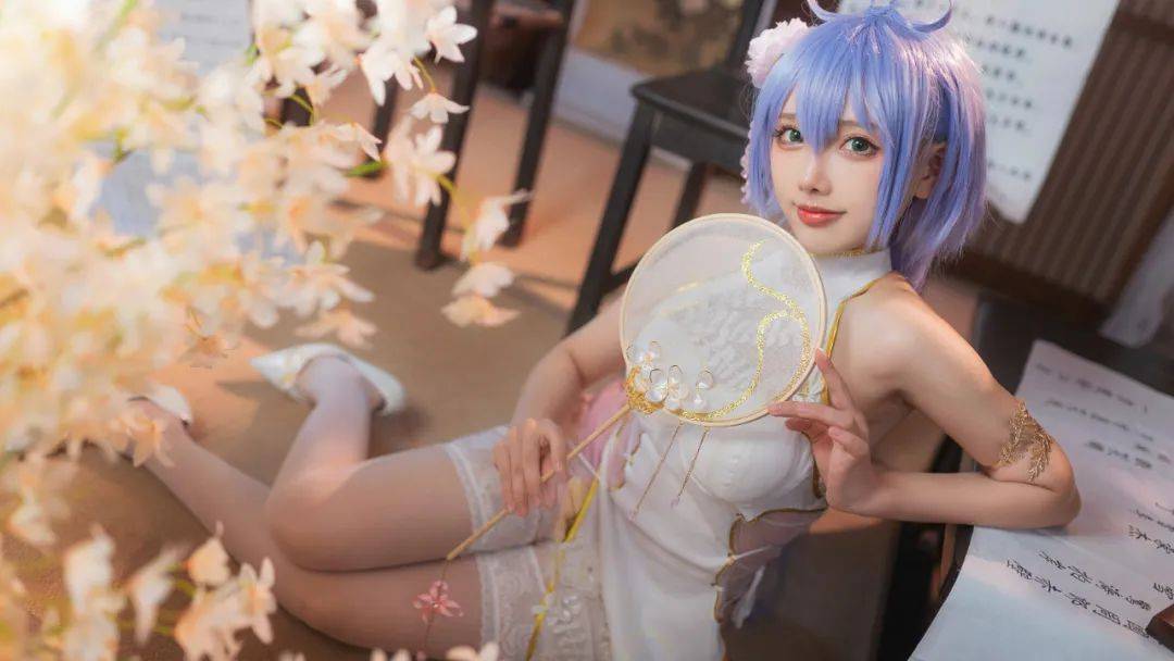 67cosplay丨旗袍洛天依,轻摇小扇让她那份温柔慢慢晕染开来