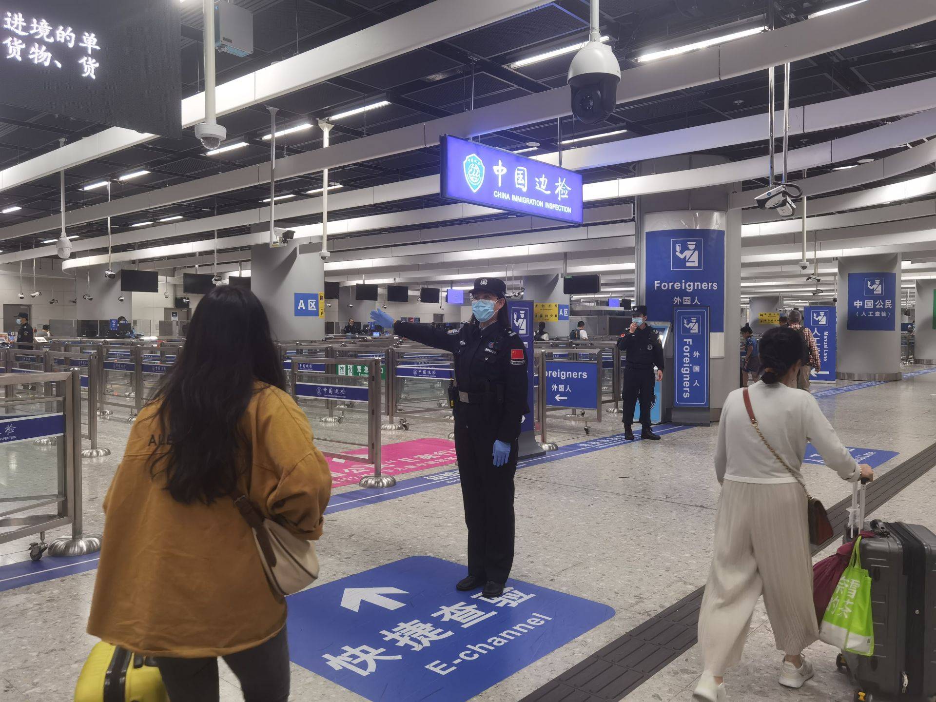 台湾地震致列车晚点,西九龙边检延迟口岸关闸时间助旅客顺利通关_影响_警力_深圳