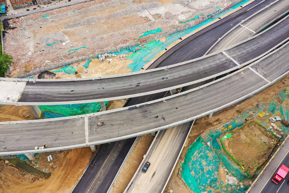 济南零点立交桥十四条匝道大部分建设完成即将横跨济广高速