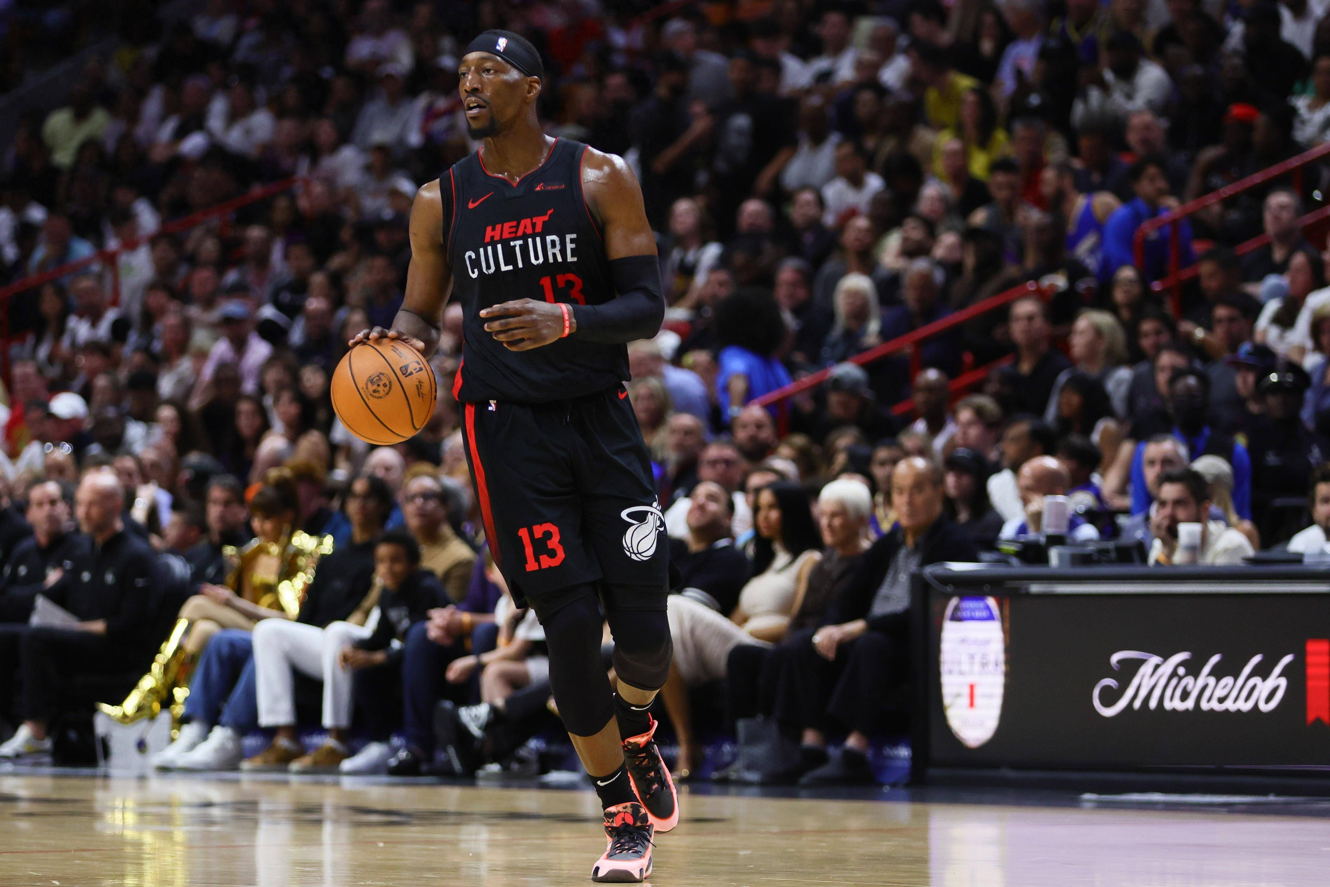 阿德巴约内线统治力爆发 多次关键表现助热火逆转取胜