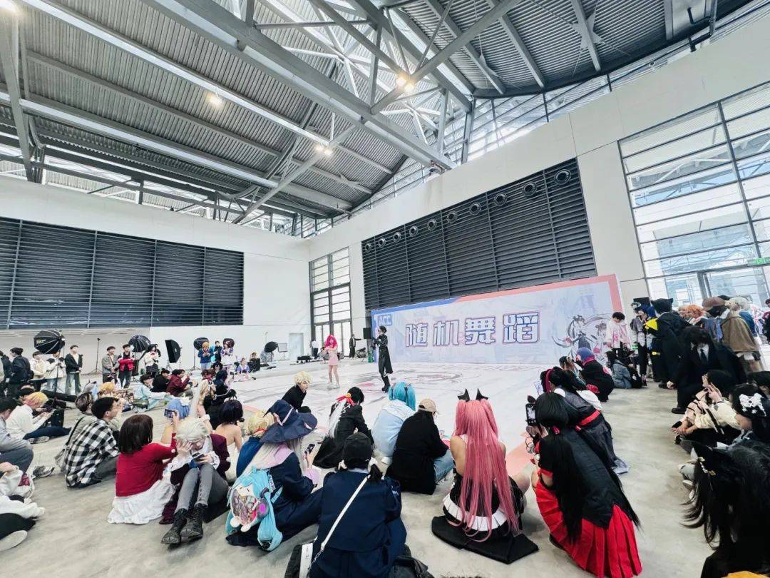第2届郑州acc动漫展在中原国际会展中心举办