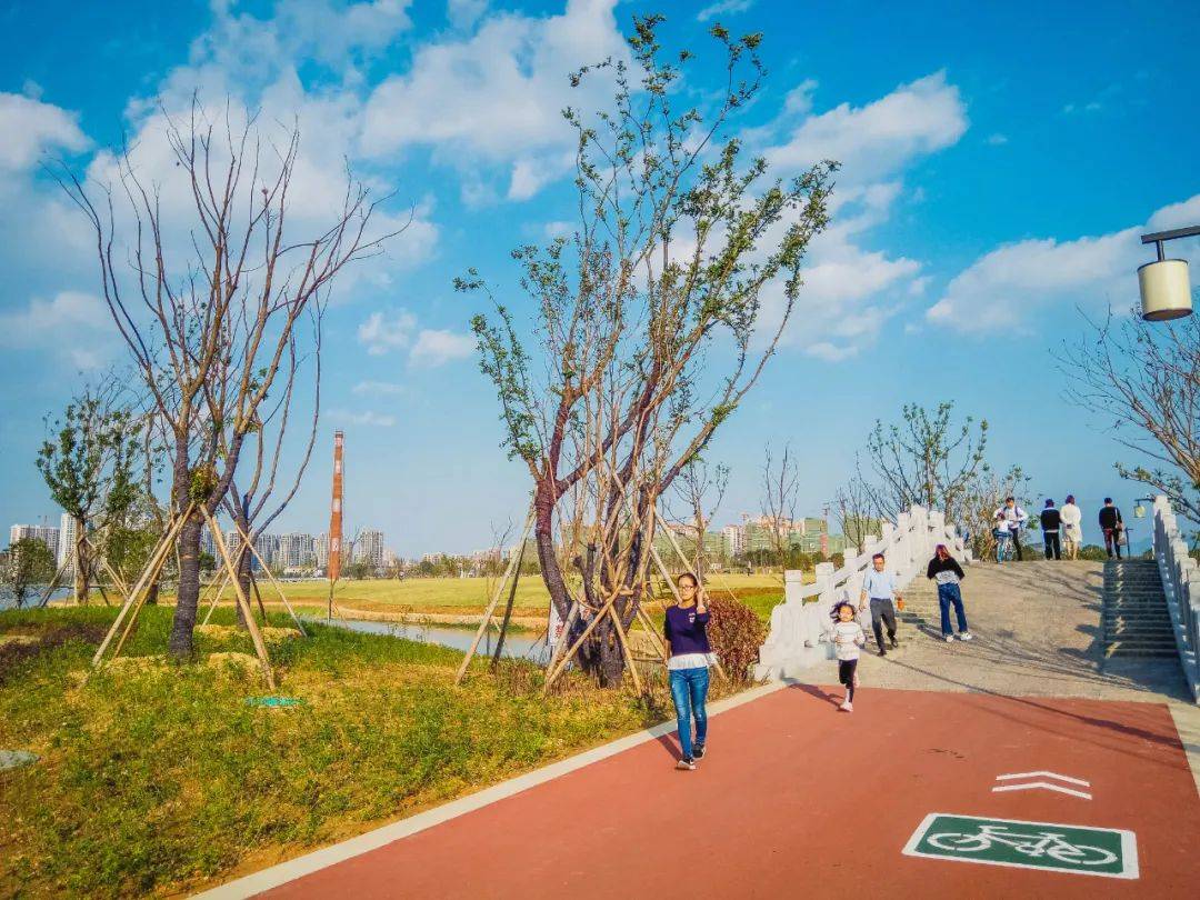 绿地,"小西湖"在湖海塘公园湖海塘公园spring金  华放风筝go!