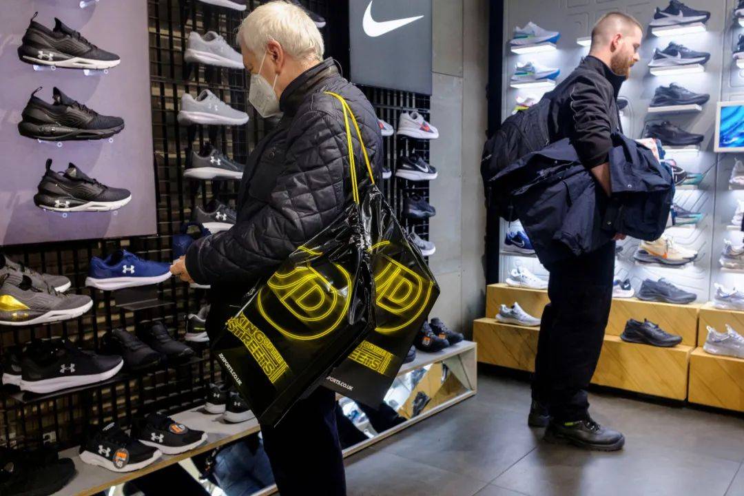 合作伙伴指责nike缺乏创新导致销量下滑,ceo:"阿迪和nb做的更好"_耐克
