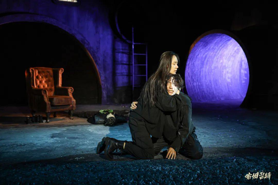 哈姆雷特粤港澳大湾区中国戏剧文化节演出成功