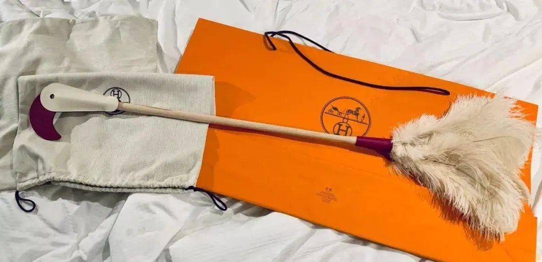 两万一顶.因为限量后来甚至炒到5万8.爱马仕麻将,30万一副.