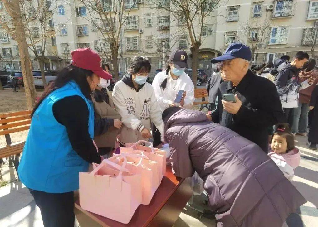 此次活动,文明实践站还通过校社联席,有效对接怀柔一中的学生志愿者.