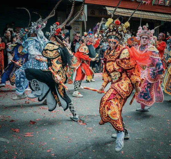 辛映红  福州《石潭春色》陈巧英  泉州《巡香祈愿,添丁发财》 苏玉霞