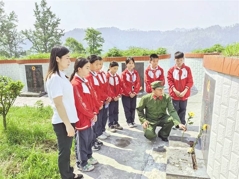 仰英雄丰功聚前行伟力我省扎实推进烈士褒扬工作