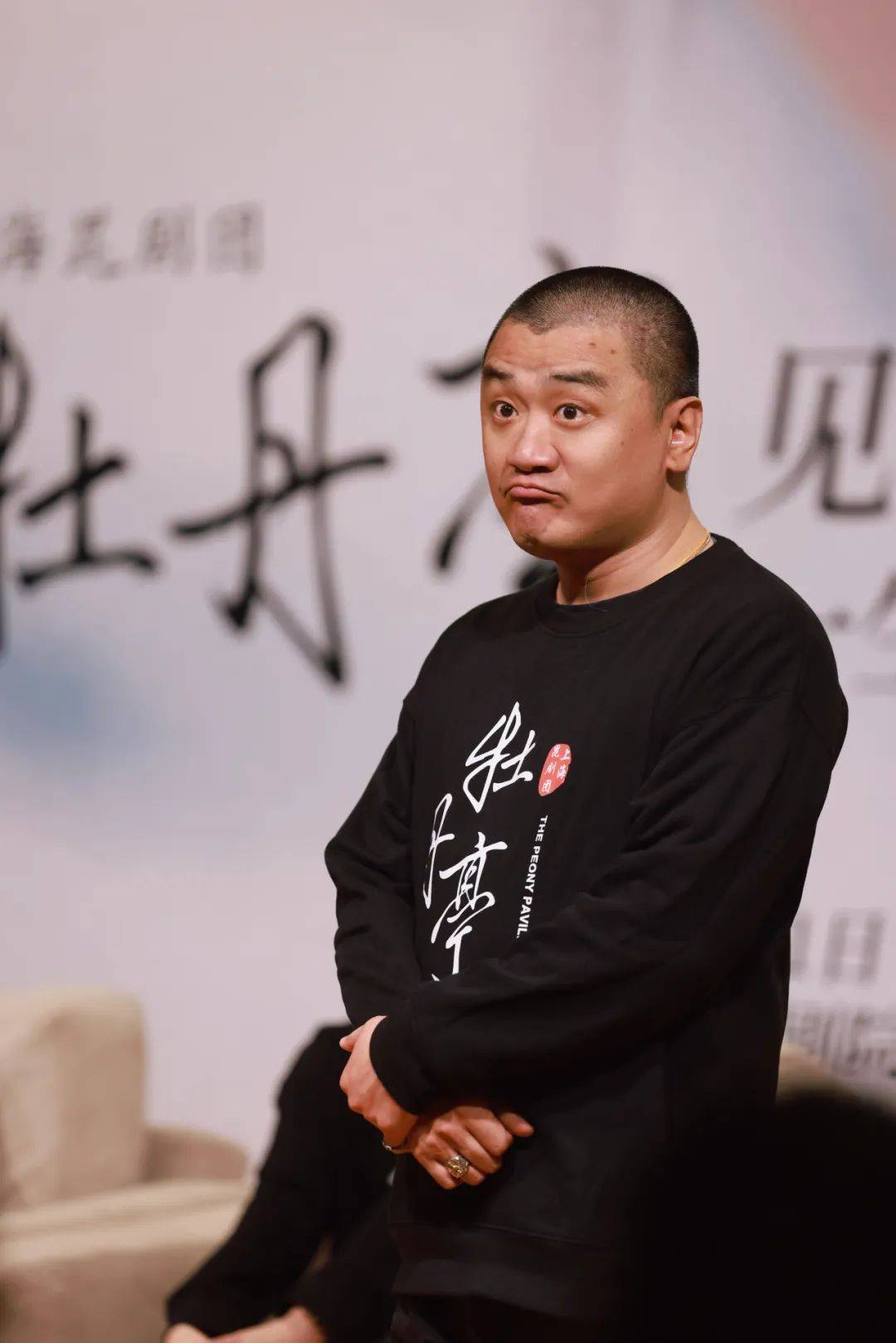 会在深圳保利剧院如期举行,副导演倪广金及主演罗晨雪,胡维露,孙敬华