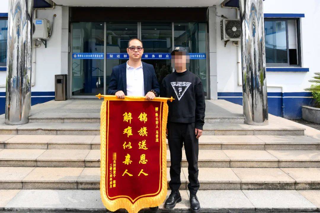 两个孩子被困!现场……_孙建军_小哥_火场