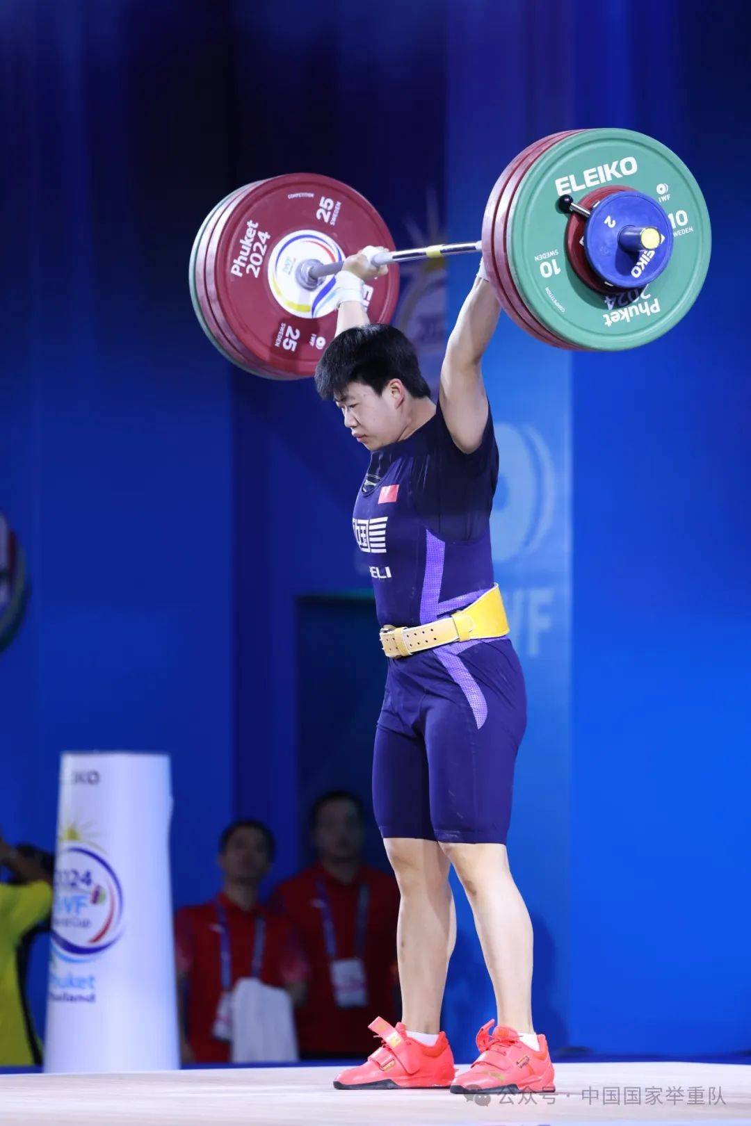 举重世界杯龙岩籍运动员斩获两银一铜