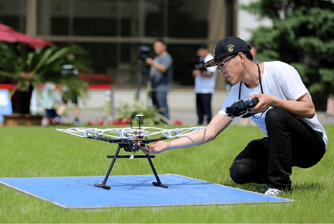 吉工云课堂直播预告 | 无人机飞行教学_技巧_检查_天气