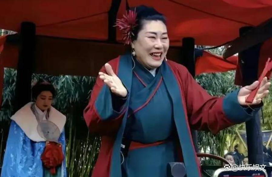 开封王婆爆火后各地黄婆遍地开花单身经济的崛起让人感到担忧