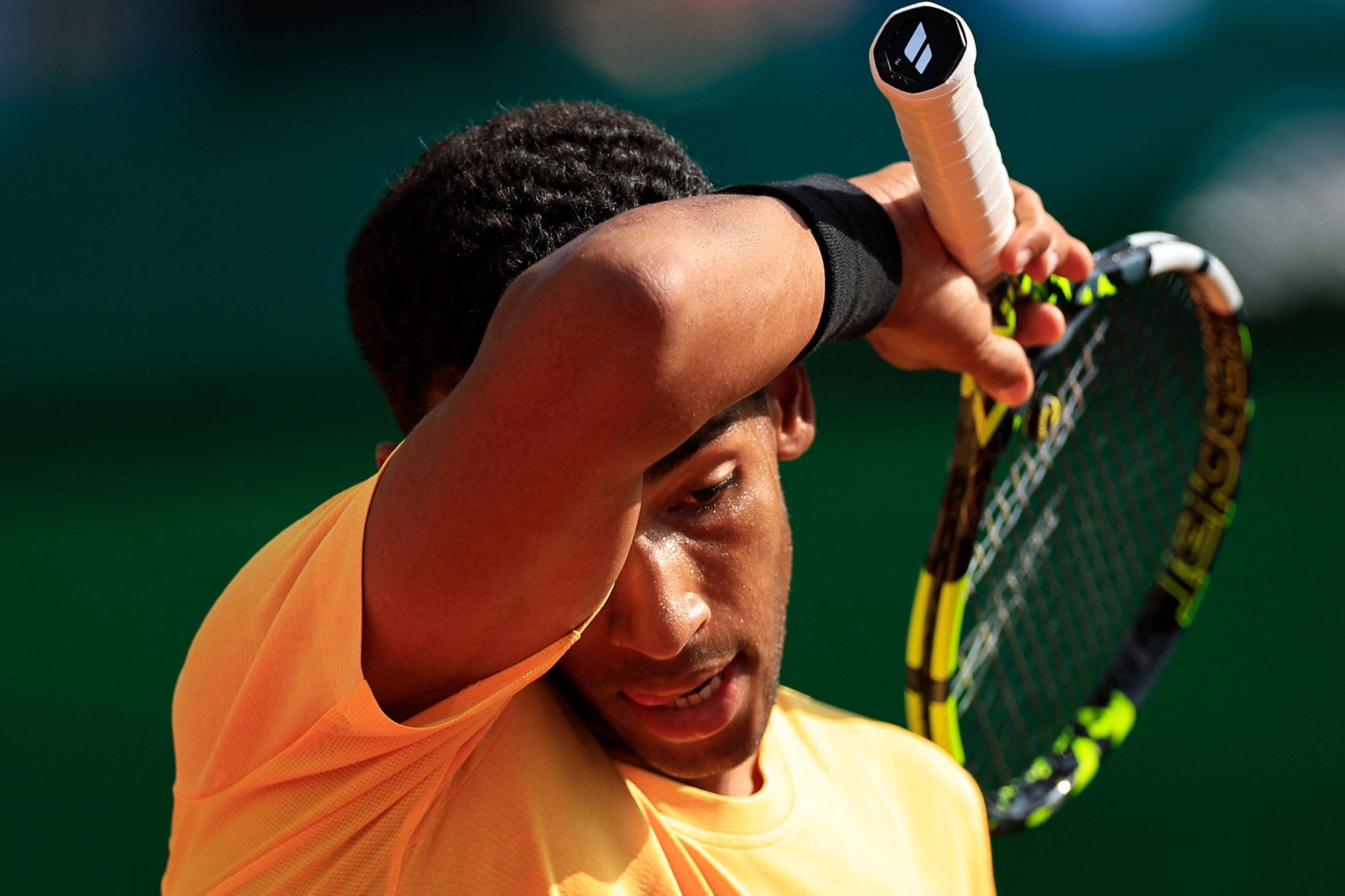 网球——蒙特卡洛大师赛:奥热-阿利亚西姆晋级_新华社_比赛_纳尔迪