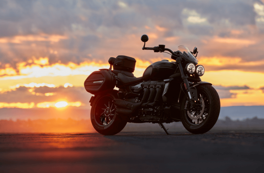 triumph rocket 3 storm r/gt海外发布,黑武士外观,动力升级