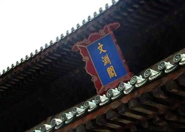 木,水,火,土五种基本物质运动转化而成,五行之间也存在着相生相克的