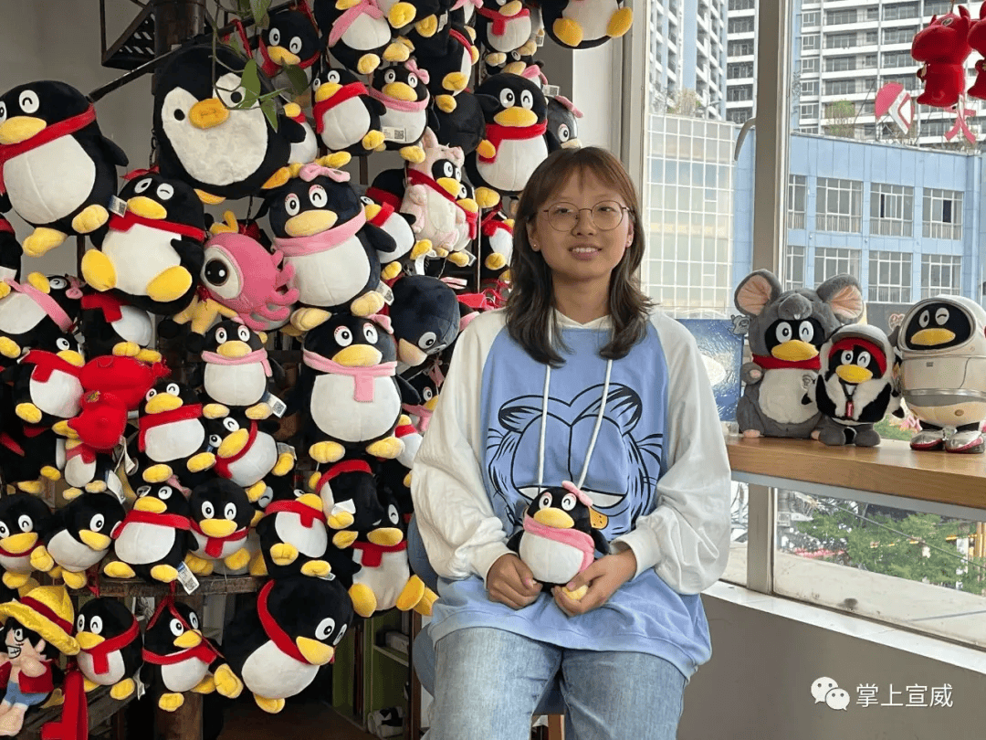 乐丰人小学:耿屯小学(现丰华二小)初中:祯祥初级中学高中:宣威六中