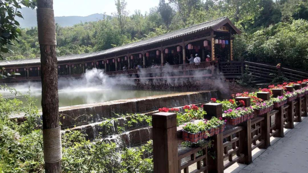 西部长青,规划面积18平方公里,预计投资108亿元,是集休闲王国,游乐