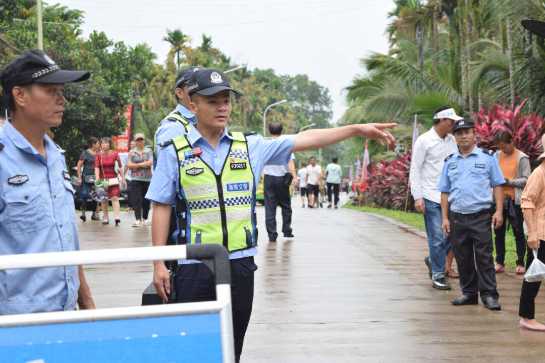 琼海公安交警圆满完成第十一届琼海会山三月三黎族苗族传统文化节交通