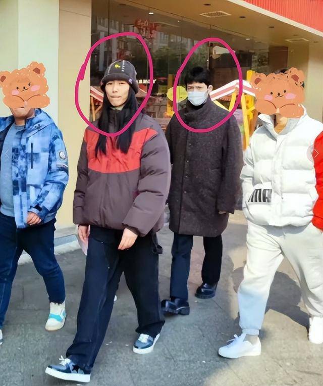 井柏然现身日内瓦和万宝龙高层合影超有范被大佬追着要签名