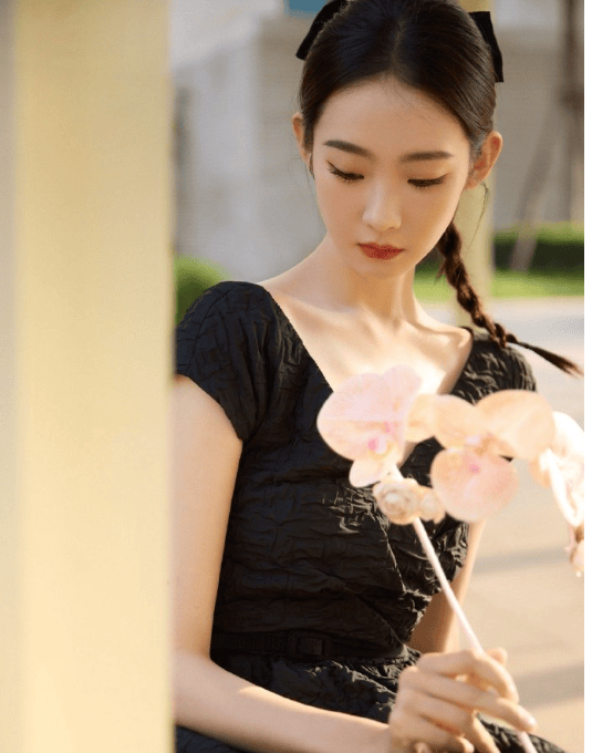 张艺凡范世锜同居,男方情史比较丰富,否认恋爱劈腿!