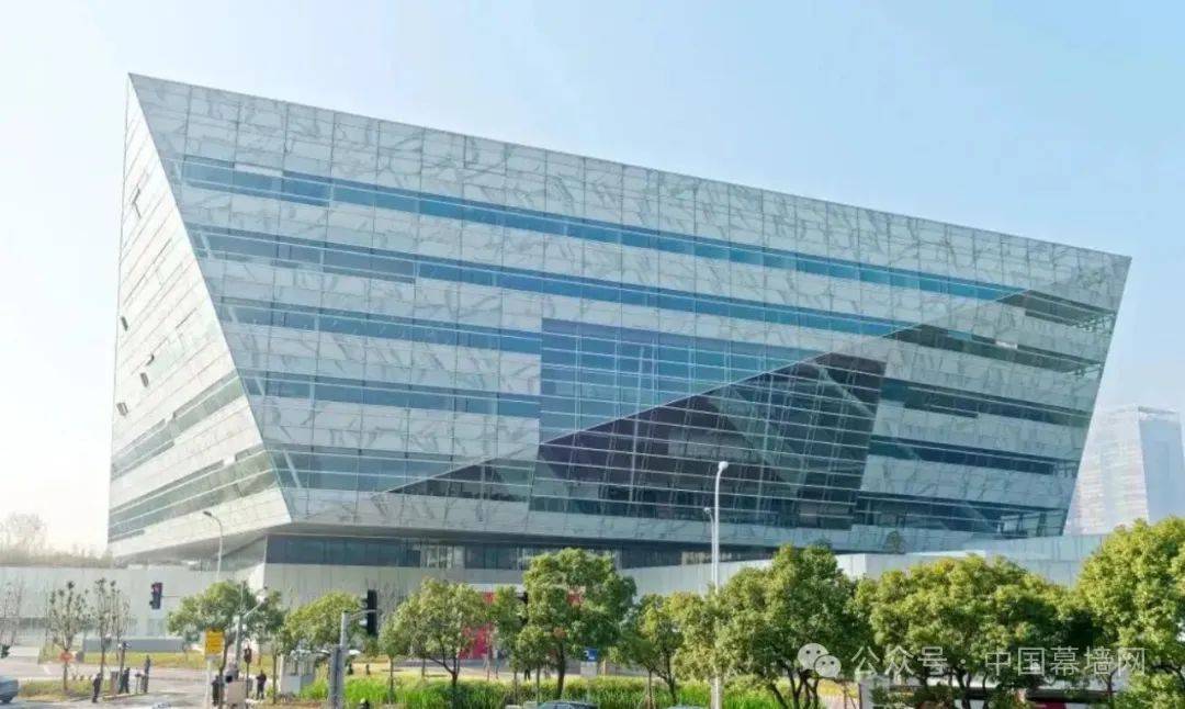 鑫地标三鑫携上海图书馆东馆上榜2024工程奖
