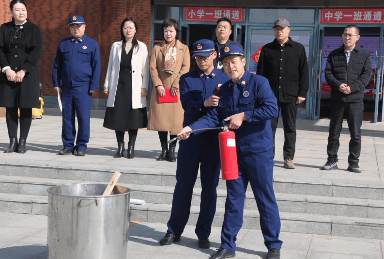 宣传五进长兴岛大队五进宣传进校园安全知识润童心走进交流岛实验学校