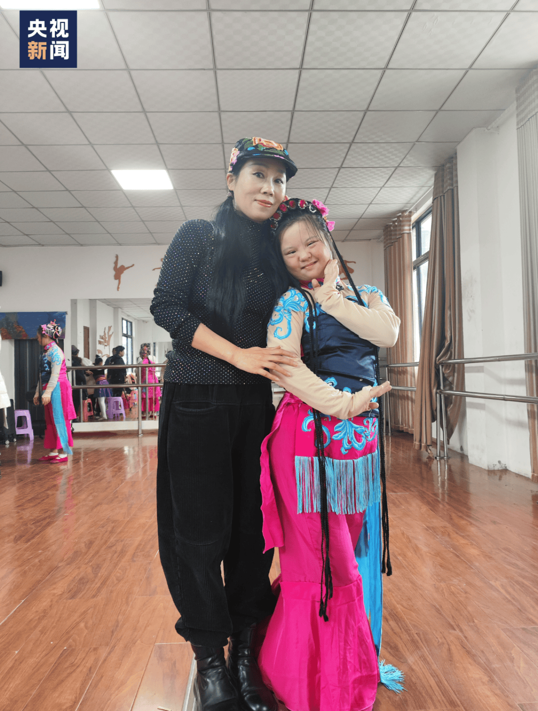 南充唐氏女孩表演川剧变脸惊艳全网