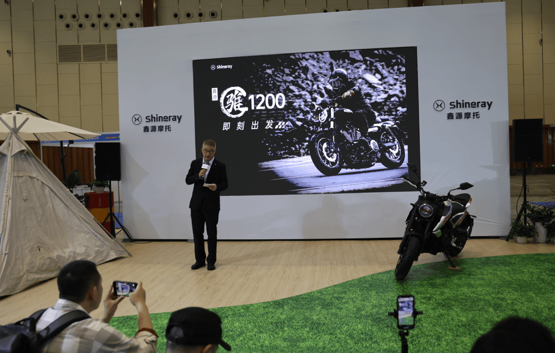 最会压弯的锋刃525亮相成都汽车消费节 鑫源摩托又放大招了!